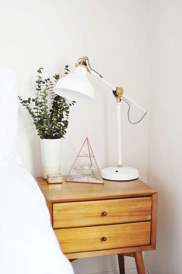 bedside-table-in-bedroom