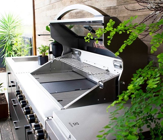 outdoor alfresco kitchens