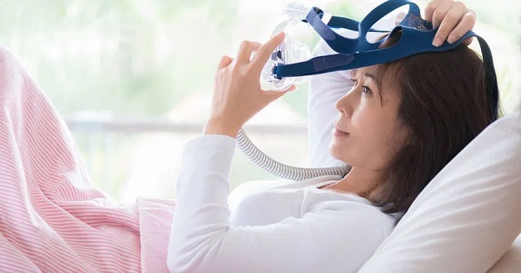 woman-with-bipap-mask