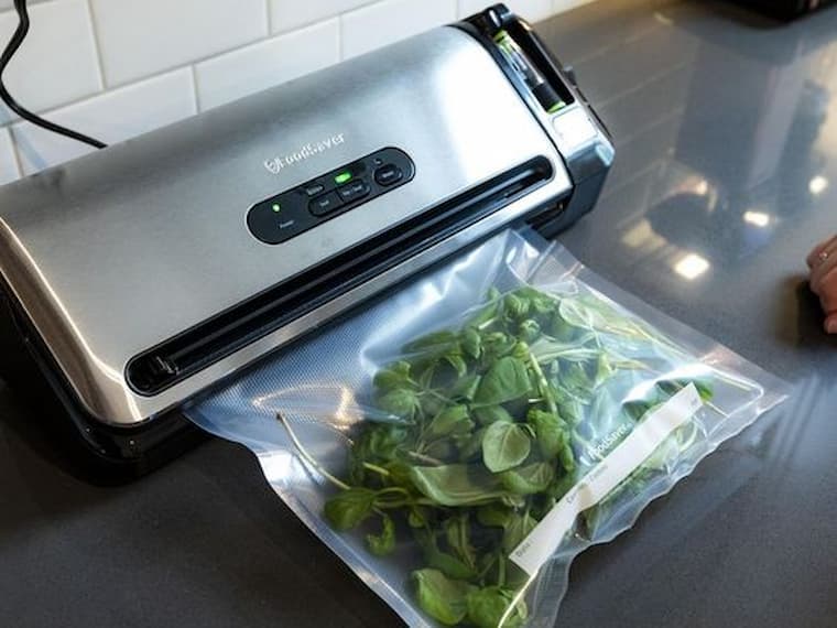 spinach sealed with a vacuum sealer
