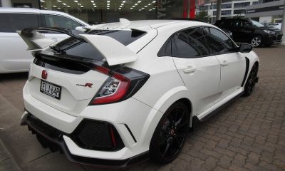 White Honda Civic, Spoiler.